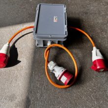 Adaptateur CEE32A TRI => 2x CEE16A Femelle